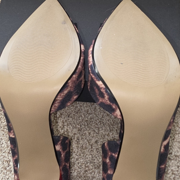 Betsey Johnson Leopard Print Heels with Black Bow and Red Stiletto - Picture 6 of 6